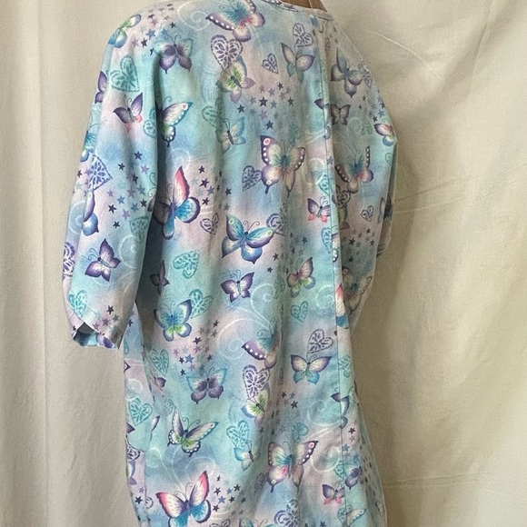 Smart‎ Scrubs Pastel Butterfly Print Top - Picture 2 of 5
